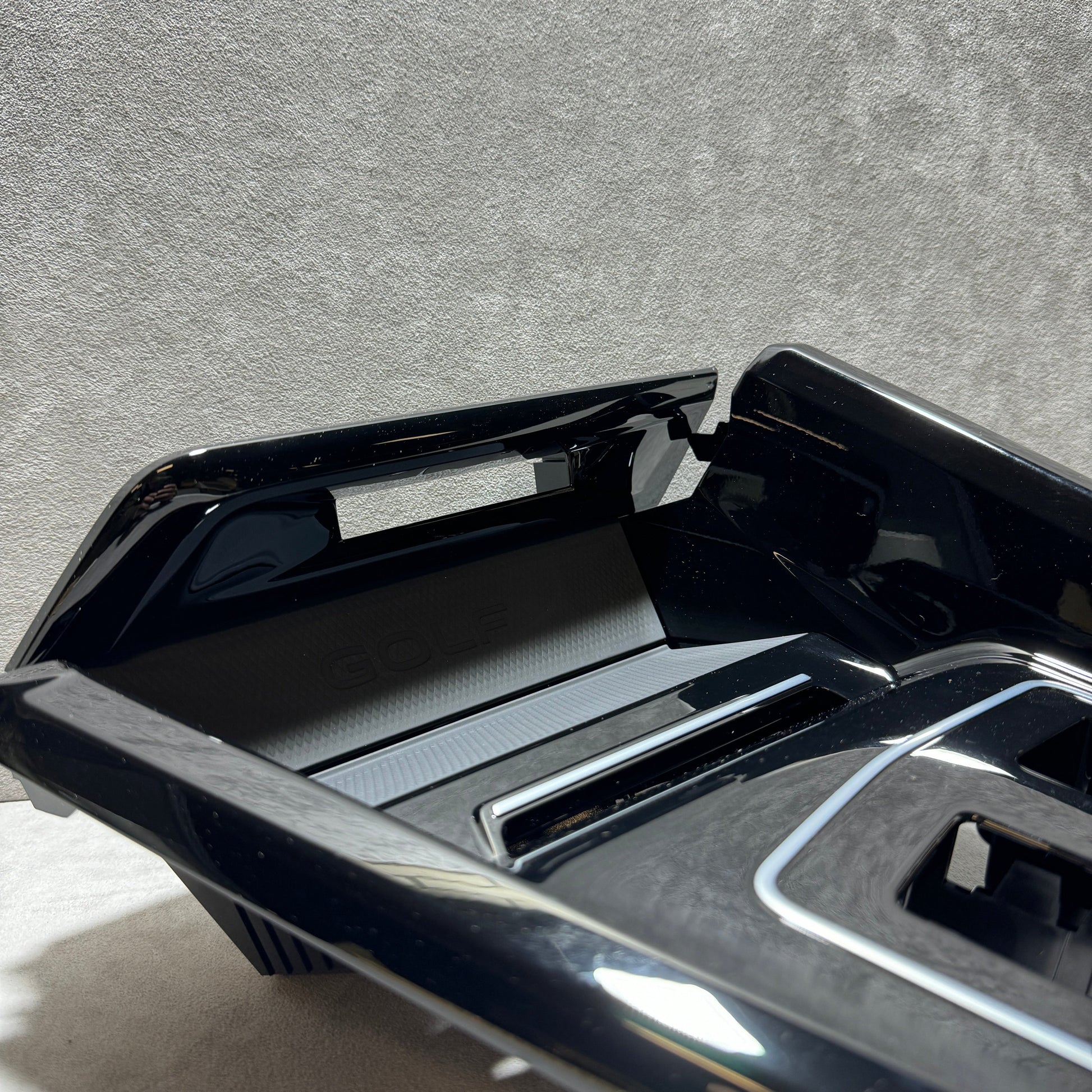 Golf MK8 high gloss black center console